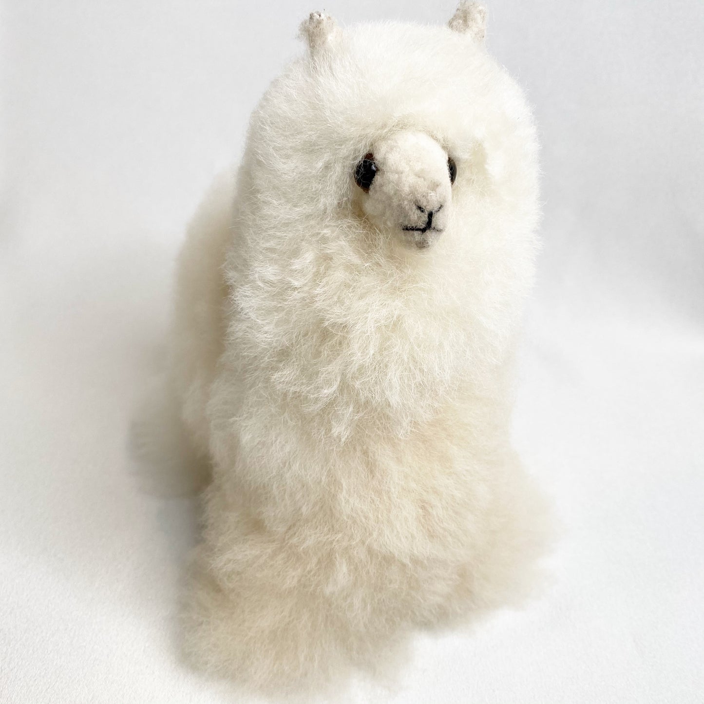 Alpaca Stuffed Animal — Medium (20cm)