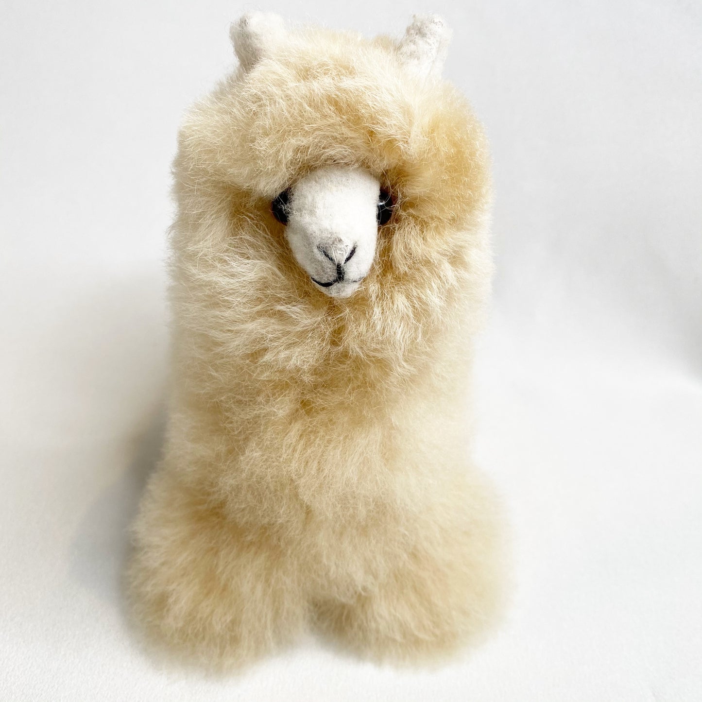 Alpaca Stuffed Animal — Medium (20cm)